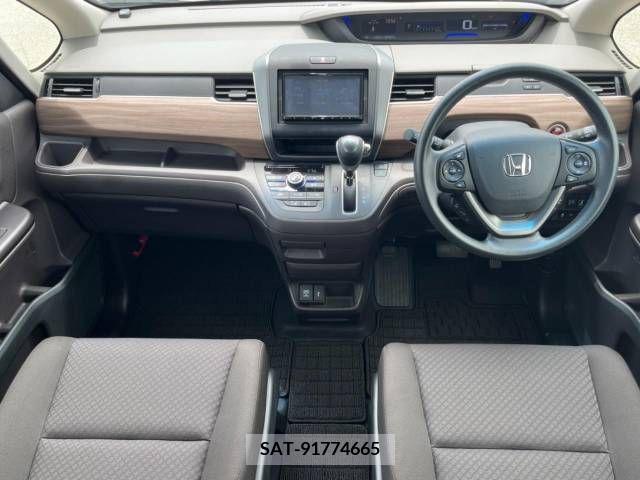 Honda FREED 2022-10 302940-1