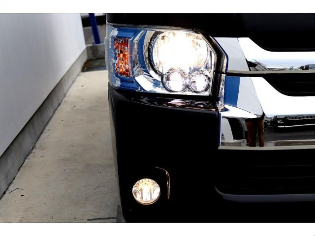 Toyota HIACE WAGON 2014-01 182152-8