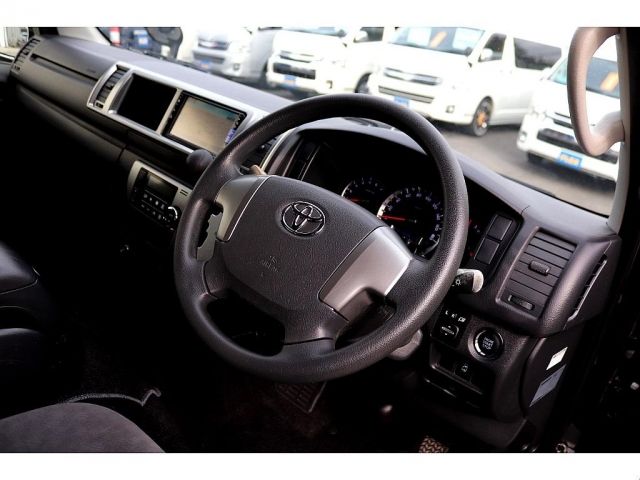 Toyota HIACE WAGON 2014-01 182152-12