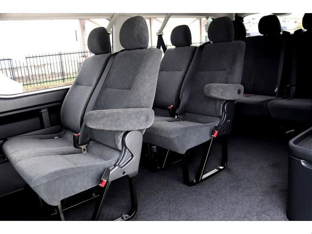 Toyota HIACE WAGON 2014-01 182152-3
