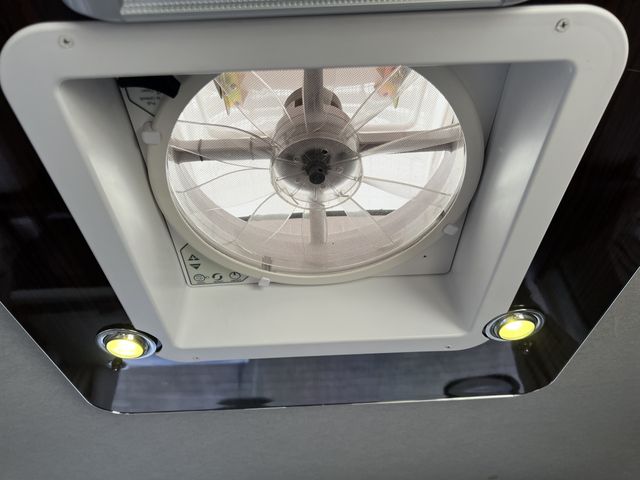 Toyota HIACE WAGON 2010-04 22628-23