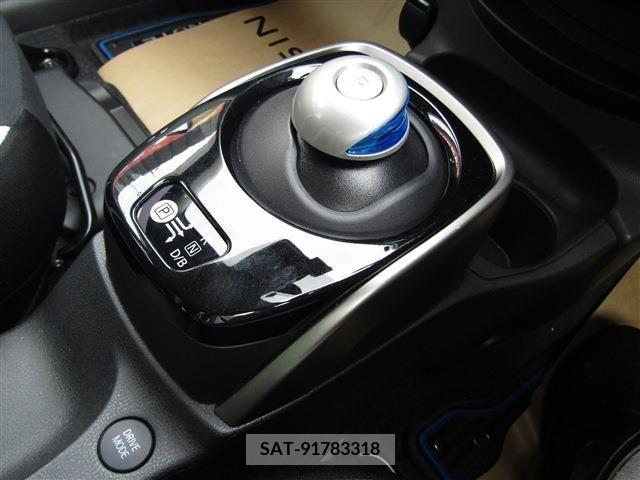 Nissan NOTE 2019-05 305467-15