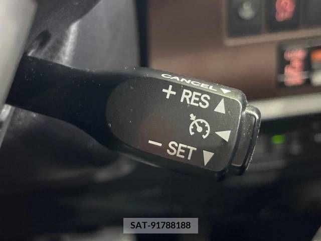 Toyota ESQUIRE 2015-11 385620-9