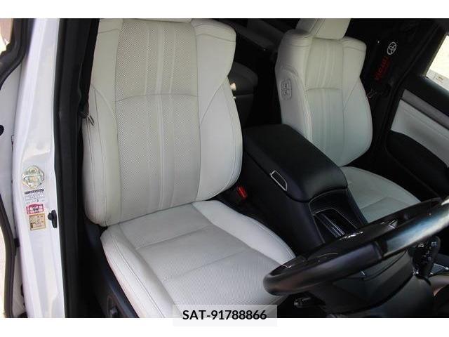 Toyota ALPHARD 2018-04 259206-13