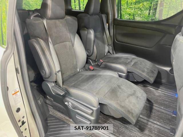 Toyota ALPHARD 2020-06 389029-10