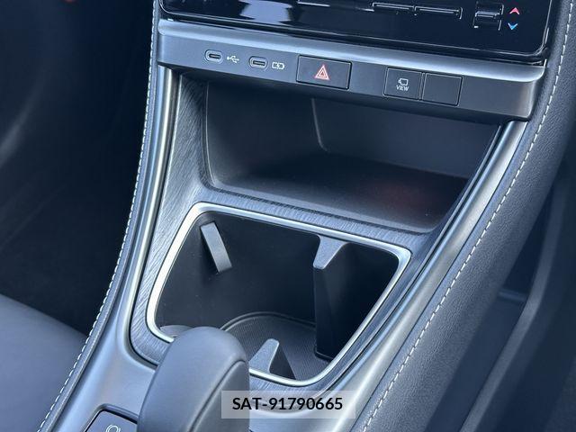 Lexus LBX 2024-05 429045-6