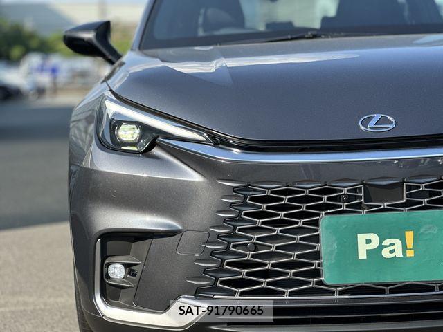 Lexus LBX 2024-05 429045-19