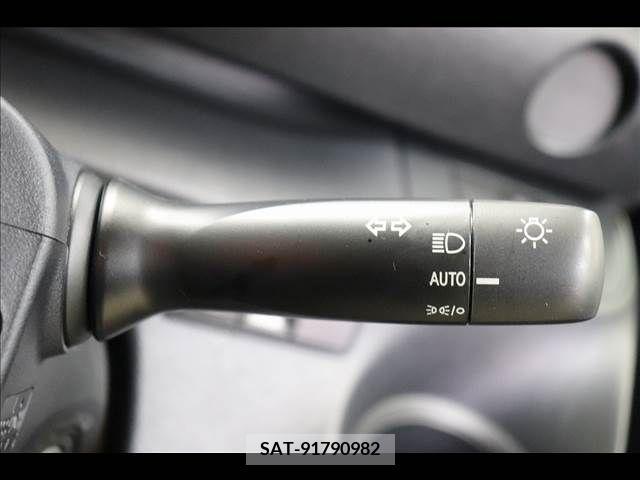 Toyota SIENTA 2022-01 350996-6