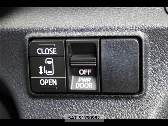 Toyota SIENTA 2022-01 350996-4