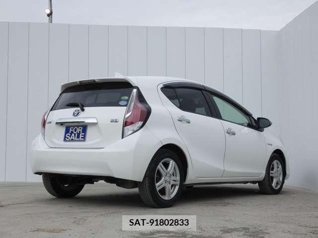 Toyota AQUA 2015-02 292284-5