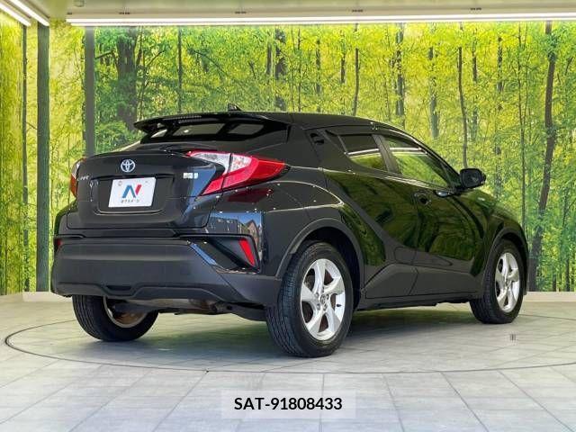 Toyota C-HR 2017-06 264071-17