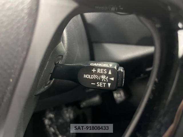Toyota C-HR 2017-06 264071-4