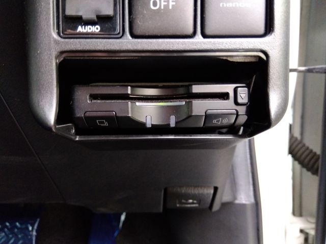 Toyota AQUA 2012-10 186943-15