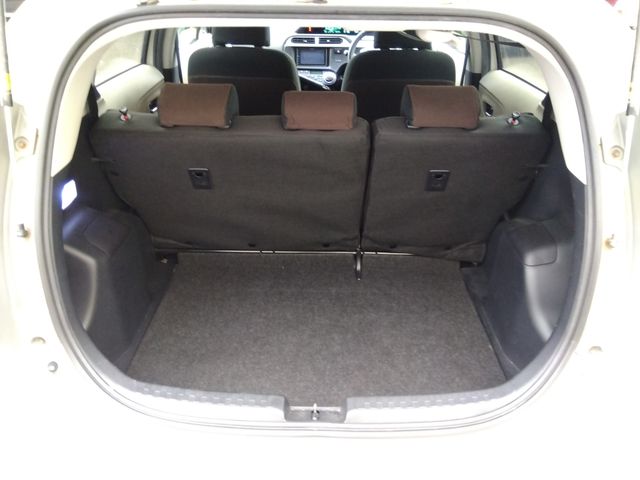 Toyota AQUA 2012-10 186943-19