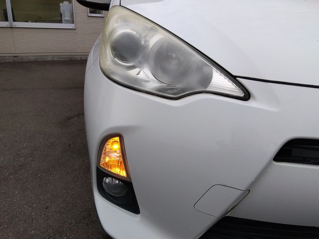 Toyota AQUA 2012-10 186943-5
