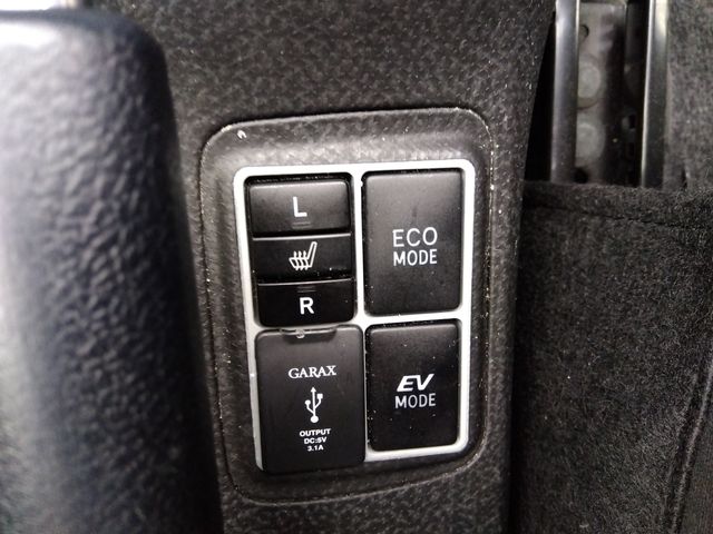 Toyota AQUA 2012-10 186943-13