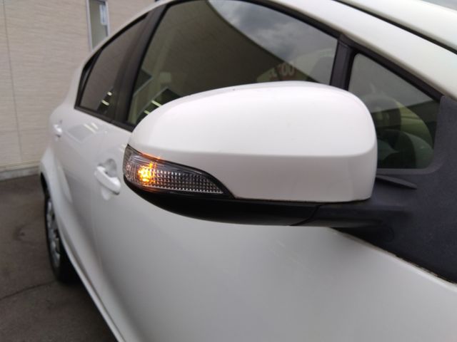 Toyota AQUA 2012-10 186943-6