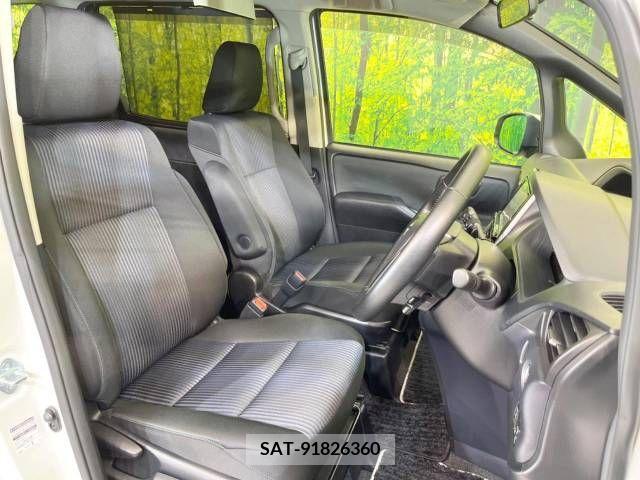 Toyota VOXY 2015-10 289008-8