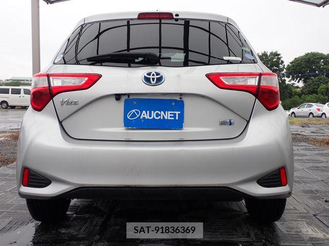 Toyota VITZ HYBRID 2017-06 383444-6