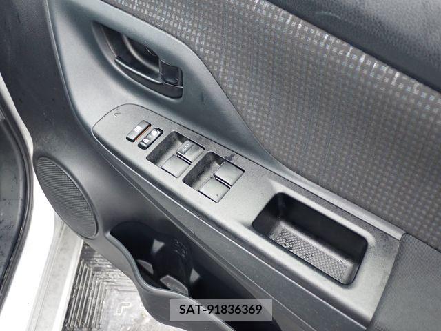 Toyota VITZ HYBRID 2017-06 383444-16