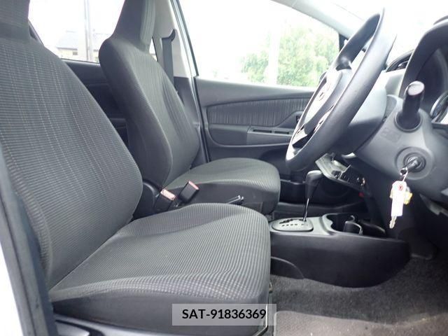 Toyota VITZ HYBRID 2017-06 383444-15