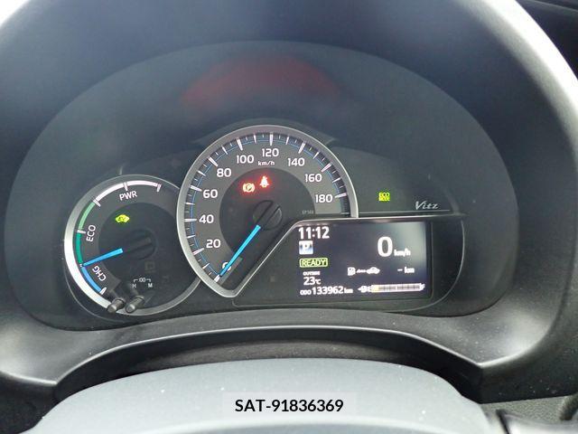 Toyota VITZ HYBRID 2017-06 383444-8