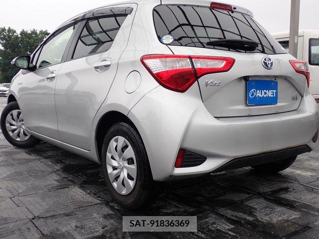 Toyota VITZ HYBRID 2017-06 383444-2