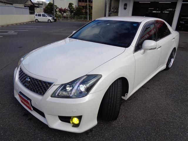 Toyota CROWN SEDAN 2010-11 193096-10