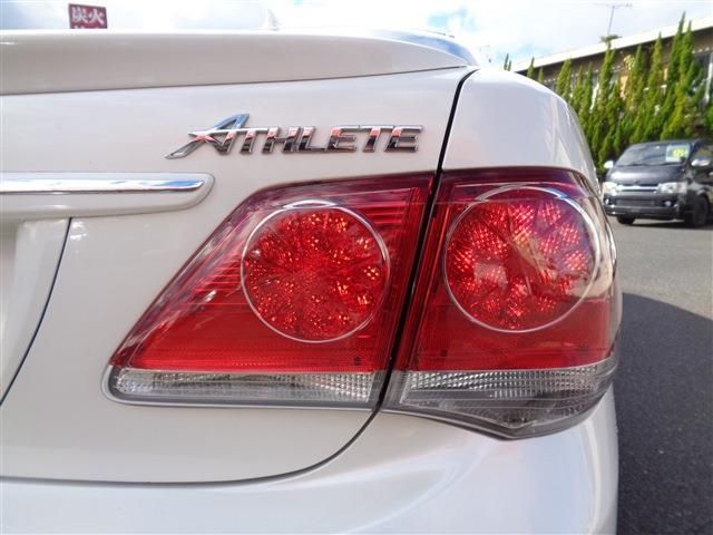Toyota CROWN SEDAN 2010-11 193096-16