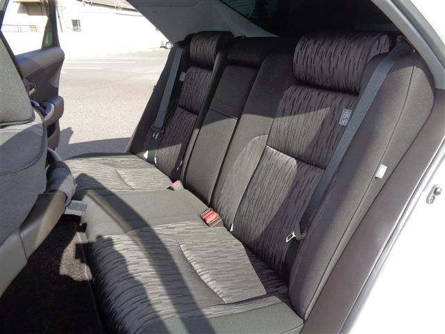 Toyota CROWN SEDAN 2010-11 193096-22
