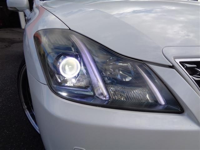 Toyota CROWN SEDAN 2010-11 193096-4