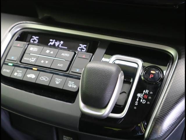 Honda e 2018-02 21753-14