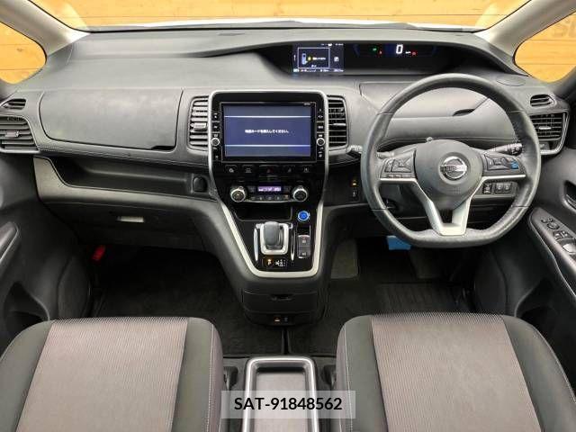 Nissan SERENA 2019-02 379855-1