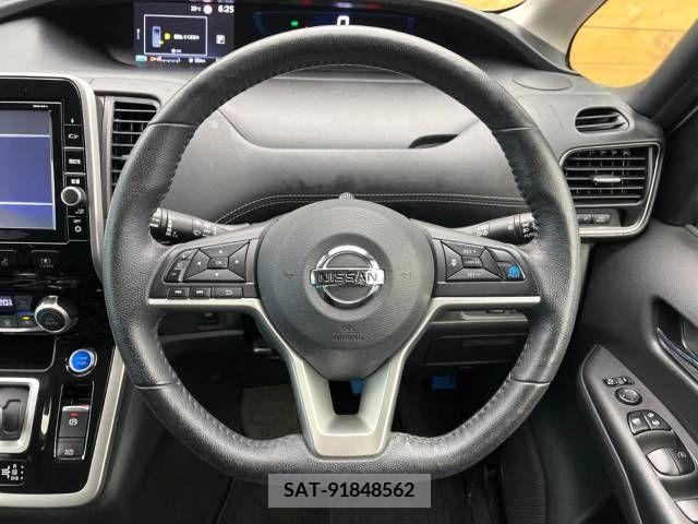 Nissan SERENA 2019-02 379855-11