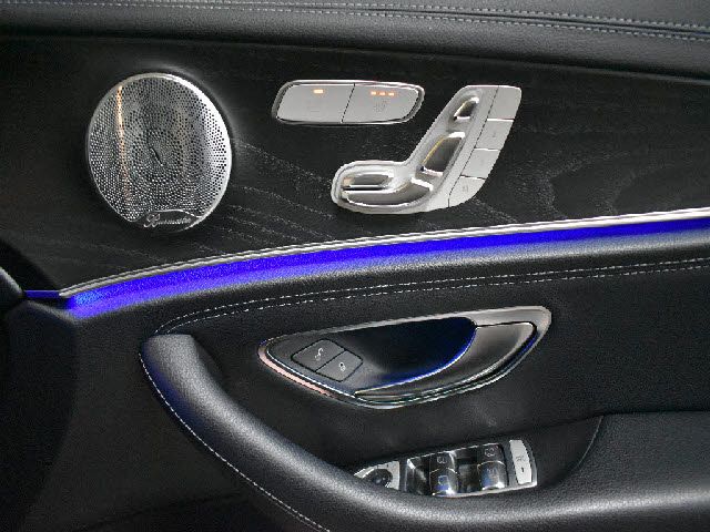 Mercedes Benz E-CLASS 2018-07 25384-12