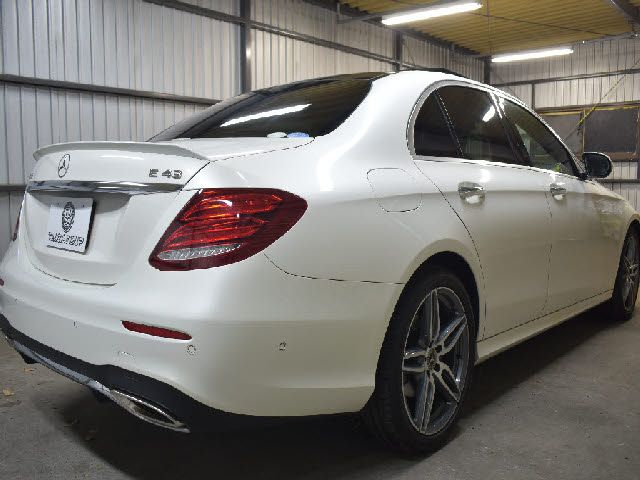 Mercedes Benz E-CLASS 2018-07 25384-2
