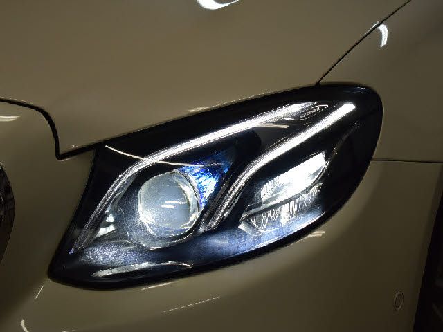 Mercedes Benz E-CLASS 2018-07 25384-27