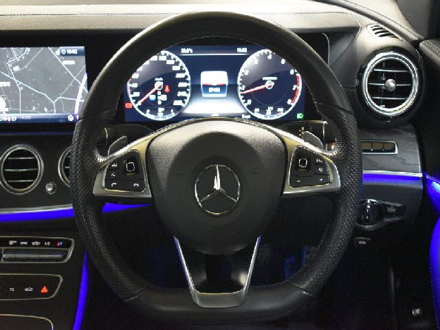 Mercedes Benz E-CLASS 2018-07 25384-15