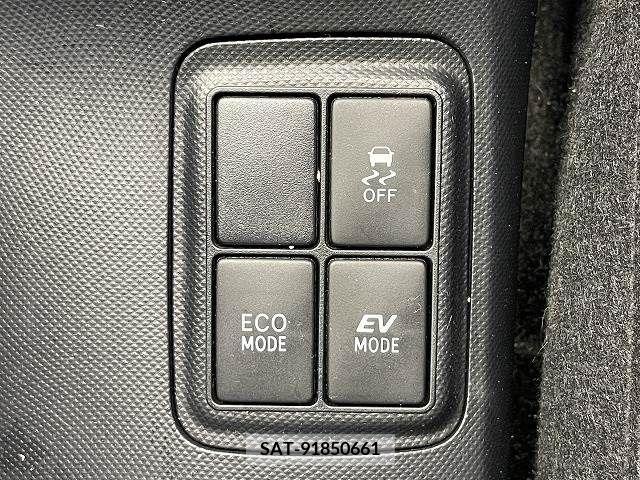 Toyota AQUA 2015-02 211927-8