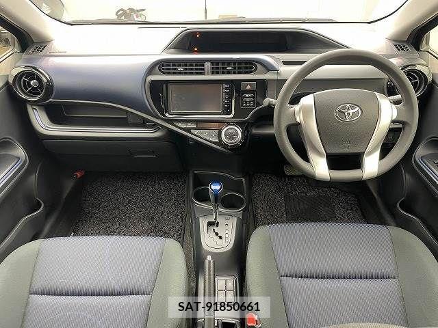 Toyota AQUA 2015-02 211927-1