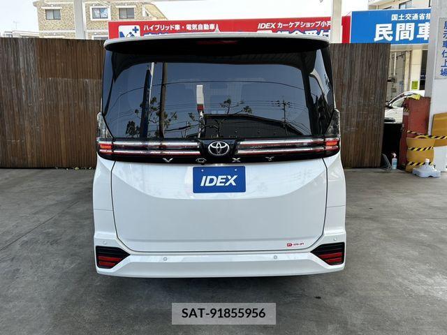 Toyota VOXY 2022-04 372497-5