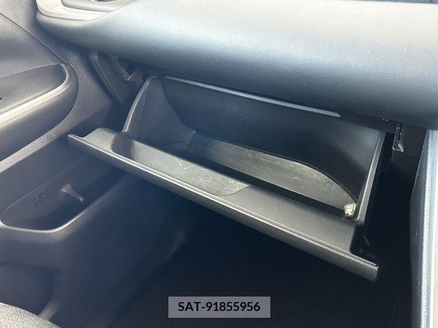 Toyota VOXY 2022-04 372497-23