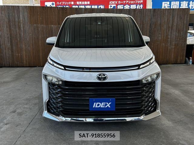 Toyota VOXY 2022-04 372497-2