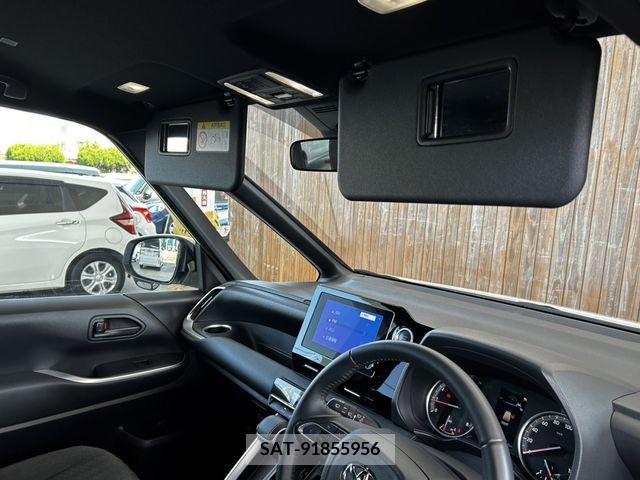 Toyota VOXY 2022-04 372497-27