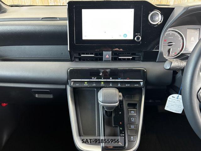 Toyota VOXY 2022-04 372497-15