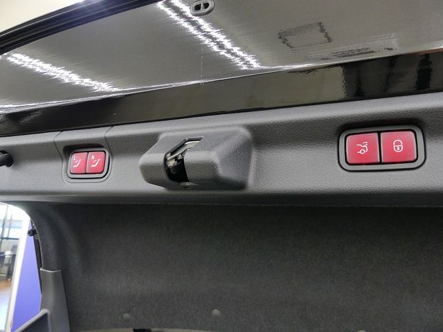 Mercedes Benz EQE 2022-11 27052-19