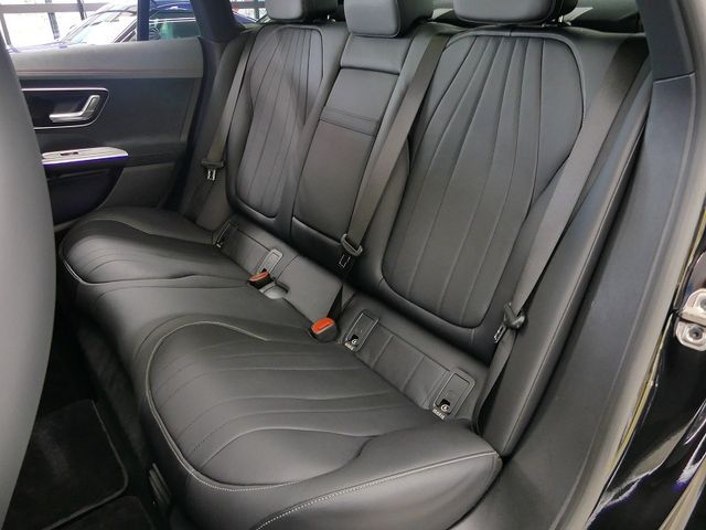 Mercedes Benz EQE 2022-11 27052-17