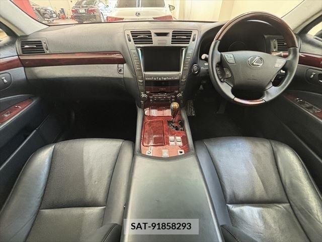 Lexus LS 2008-01 362865-1