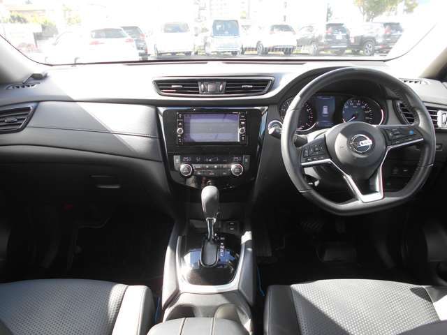 Nissan X-TRAIL 2019-01 10817-2