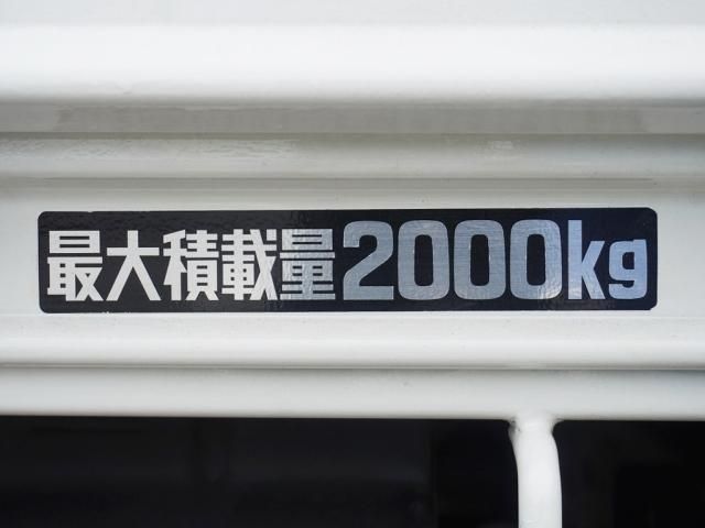 Hino DUTRO 2017-11 196214-9